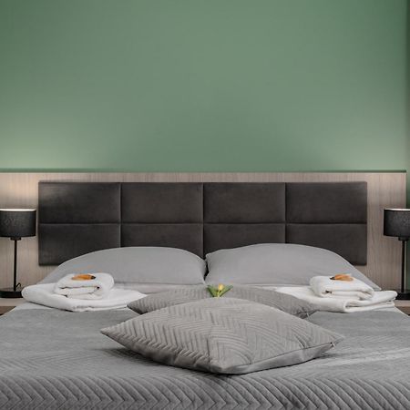 Hotel W Dobieszkowie Stryków Εξωτερικό φωτογραφία