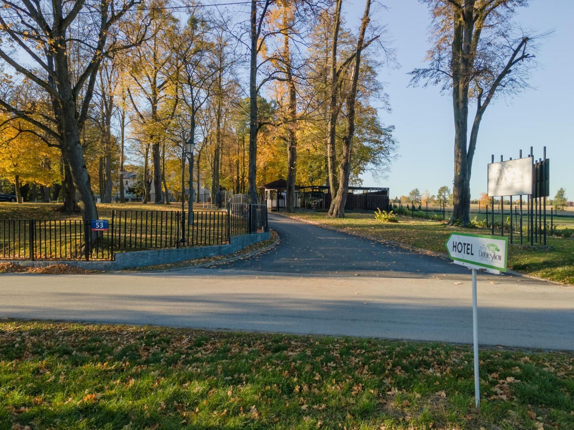Hotel W Dobieszkowie Stryków Εξωτερικό φωτογραφία