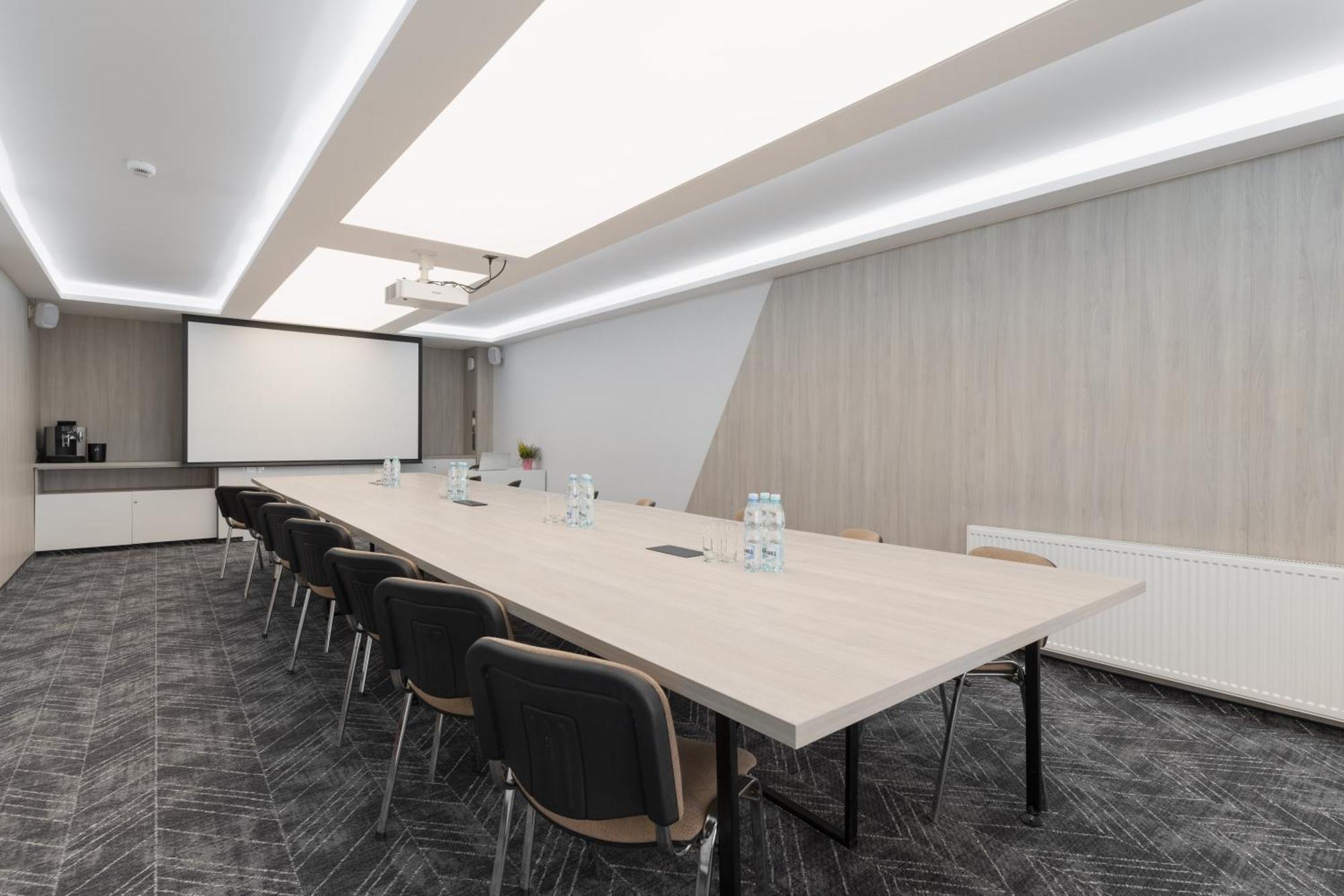 Hotel W Dobieszkowie Stryków Εξωτερικό φωτογραφία
