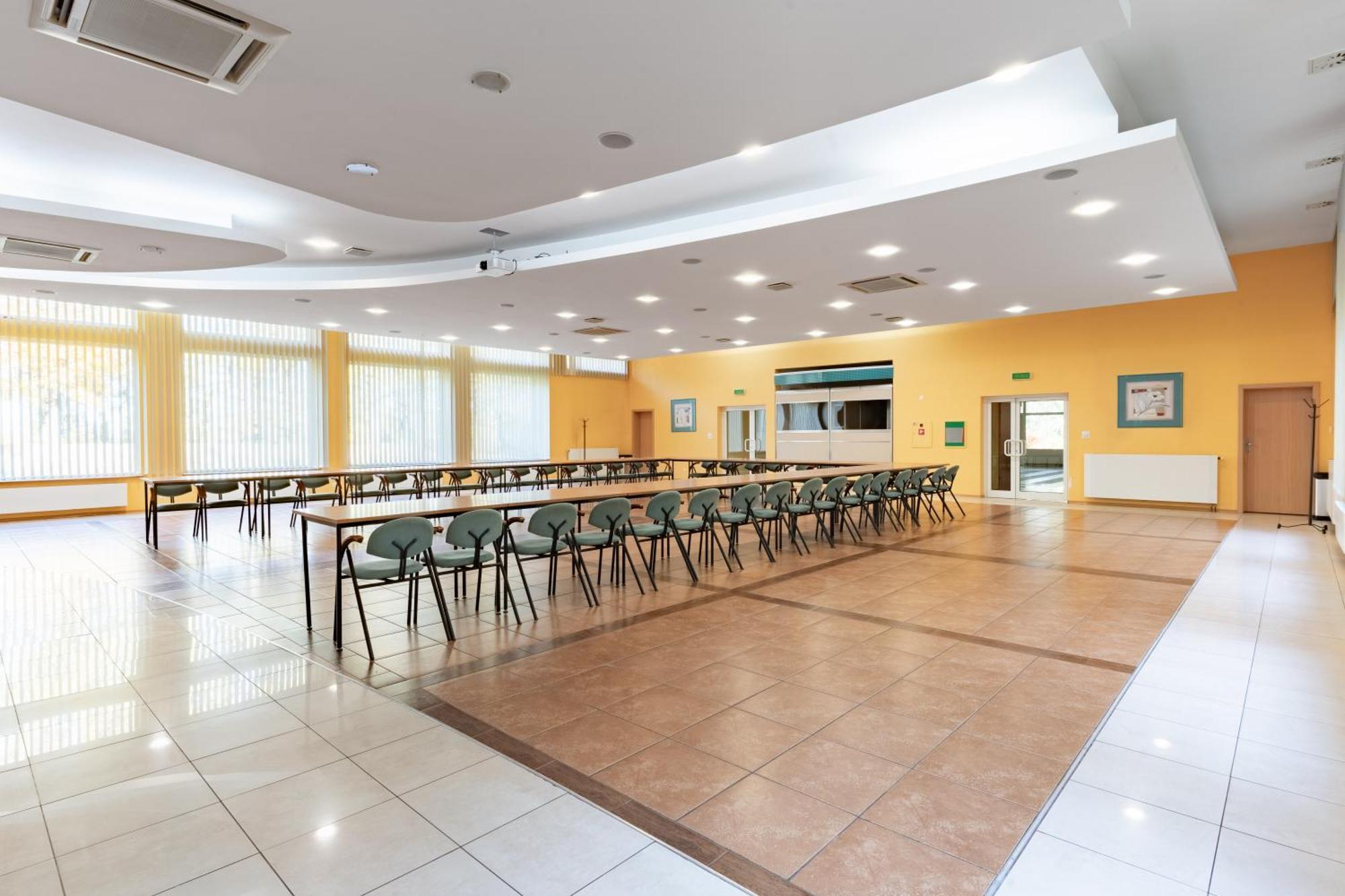 Hotel W Dobieszkowie Stryków Εξωτερικό φωτογραφία