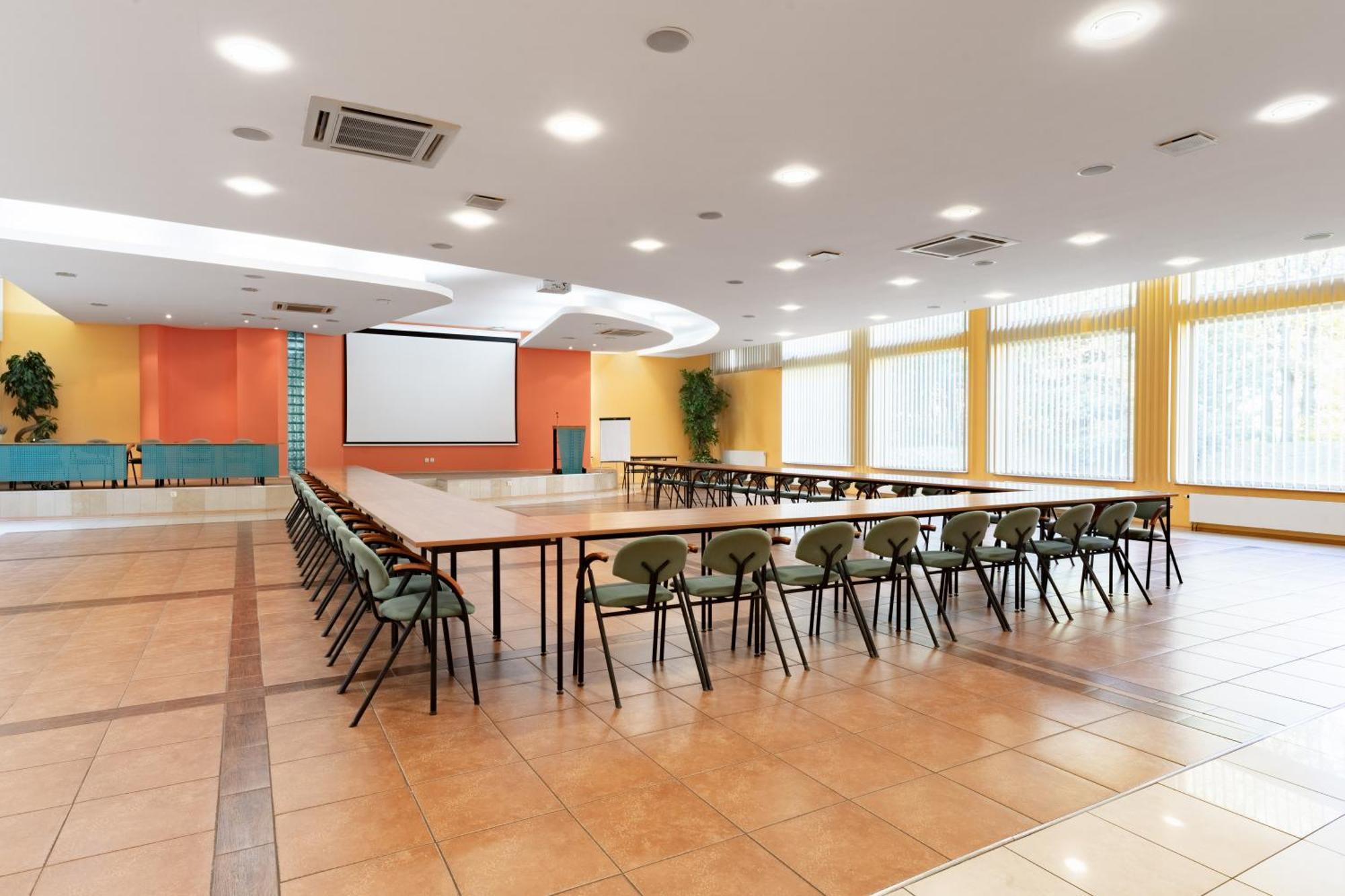 Hotel W Dobieszkowie Stryków Εξωτερικό φωτογραφία