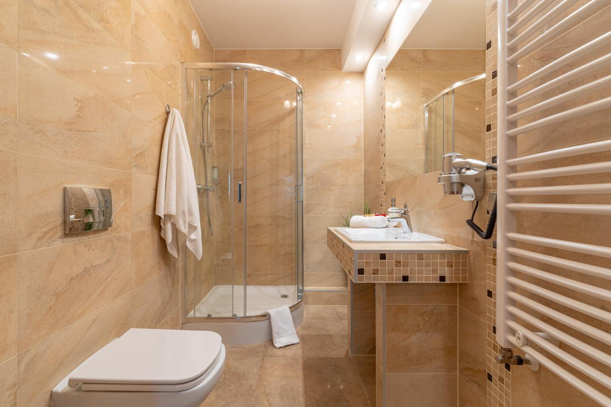 Hotel W Dobieszkowie Stryków Εξωτερικό φωτογραφία