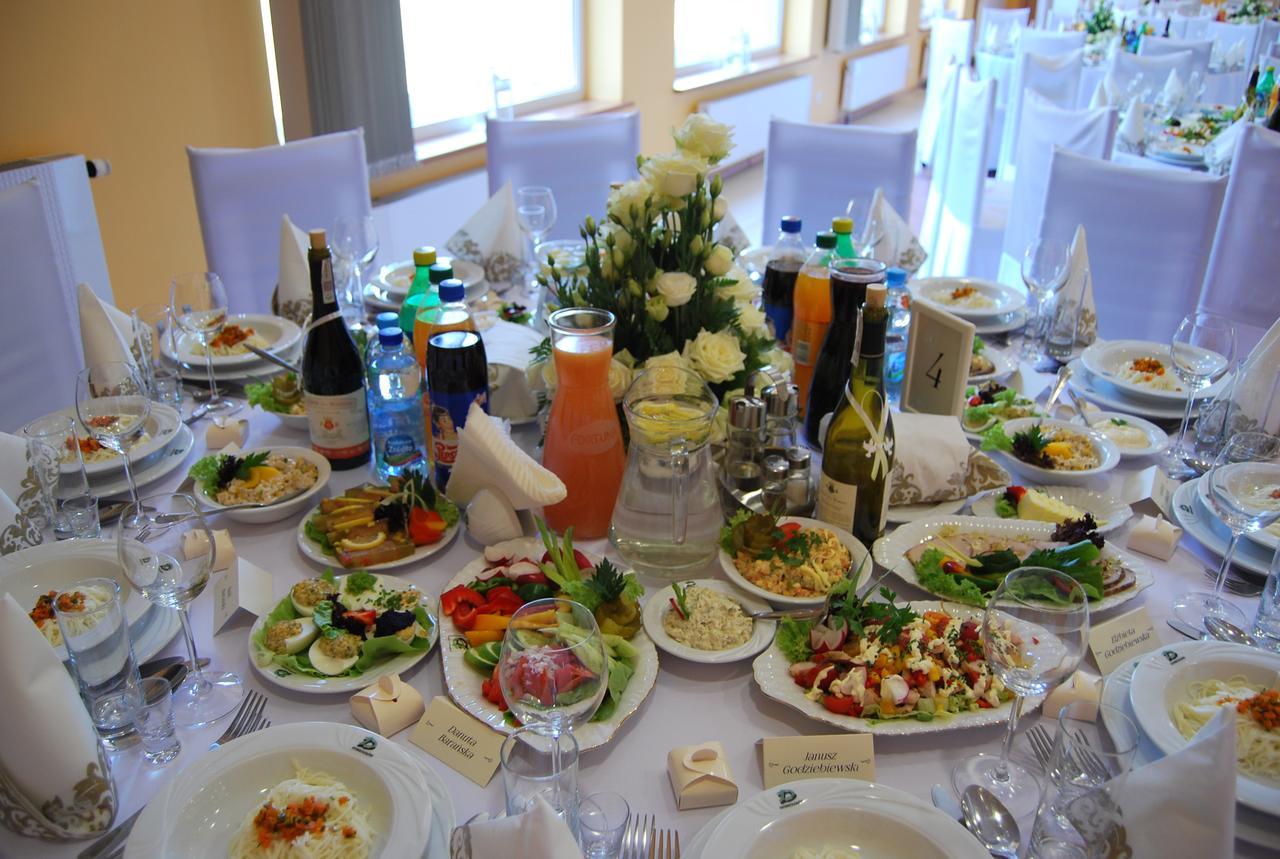 Hotel W Dobieszkowie Stryków Εξωτερικό φωτογραφία