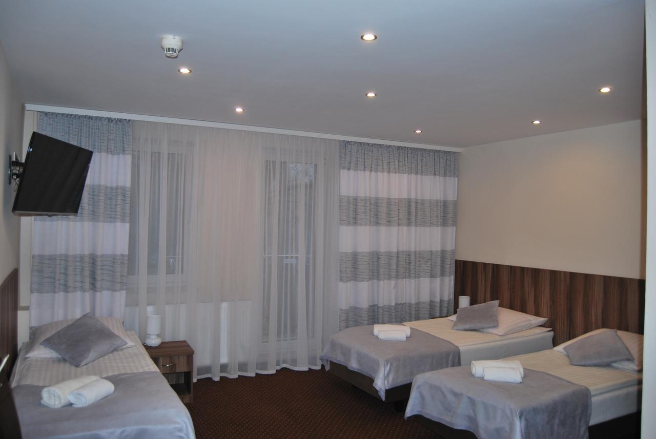 Hotel W Dobieszkowie Stryków Εξωτερικό φωτογραφία